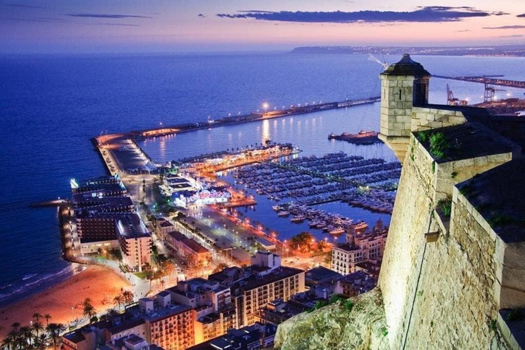 Apartamento de diseño céntrico a 5 min de playa  Alicante Esterno foto