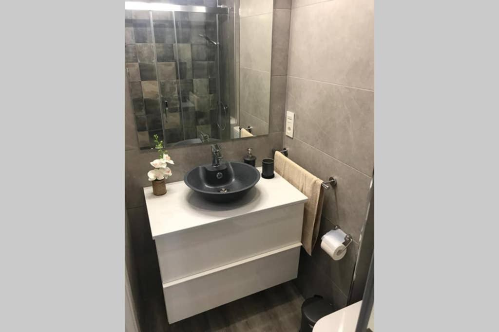 Apartamento de diseño céntrico a 5 min de playa  Alicante Esterno foto