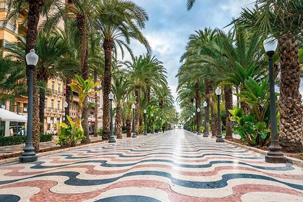 Apartamento de diseño céntrico a 5 min de playa  Alicante Esterno foto