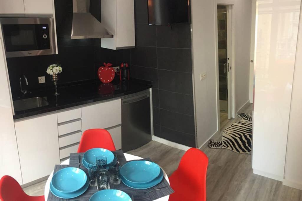 Apartamento de diseño céntrico a 5 min de playa  Alicante Esterno foto